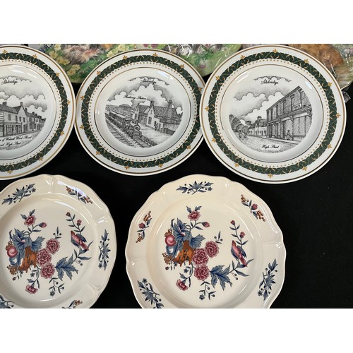 190 - A BOX OF COLLECTORS PLATES TO INCLUDE LIMITED EDITION CANTERBURY COLLECTION ROYAL WOCSETER MAKING FR... 