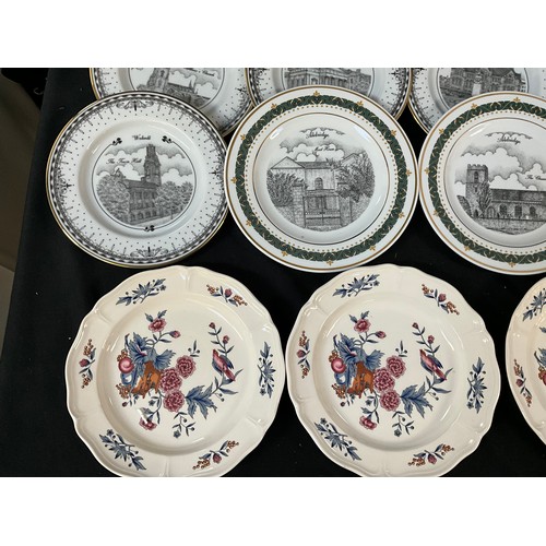 190 - A BOX OF COLLECTORS PLATES TO INCLUDE LIMITED EDITION CANTERBURY COLLECTION ROYAL WOCSETER MAKING FR... 