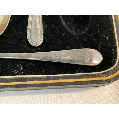 196 - HALLMARKED SILVER SET OF SIX TEA SPOONS IN ORIGINAL PRESENTATION CASE