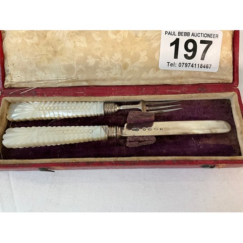 197 - PAIR OF HALLMARKED SILVER CHILDS KNIFE AND FORK WITH MOP HANDLES IN ORIGINAL PRESENTATION CASE