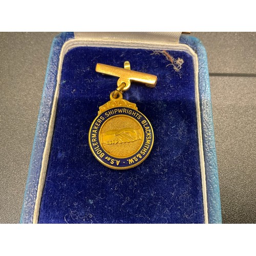 219 - HALLMARKED 9CT GOLD LONG SERVICE MEDAL (ASSOCIATION OF BOILERMAKERS SHIPWRIGHTS BLACKSMITHS & SW) 
T... 