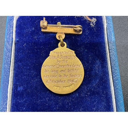 219 - HALLMARKED 9CT GOLD LONG SERVICE MEDAL (ASSOCIATION OF BOILERMAKERS SHIPWRIGHTS BLACKSMITHS & SW) 
T... 