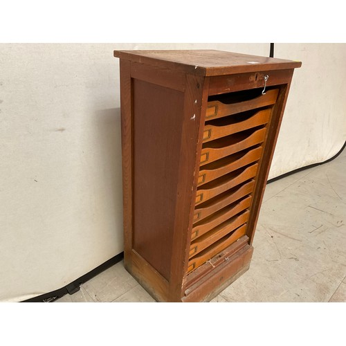 262 - VINTAGE CAMBER FRONTED CABINET WITH FITTED TRAYS (9) A/F
H37