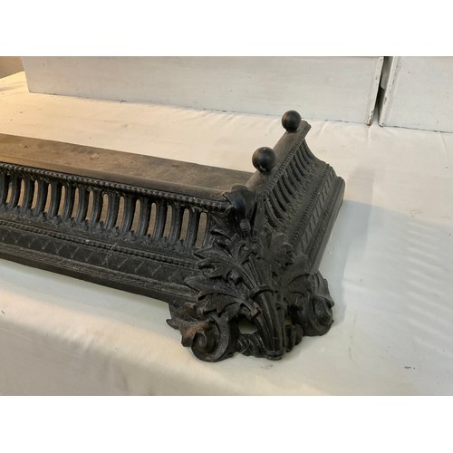 279 - VICTORIAN CAST IRON FRETWORK FENDER H5