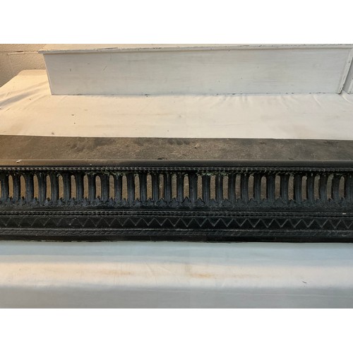 279 - VICTORIAN CAST IRON FRETWORK FENDER H5