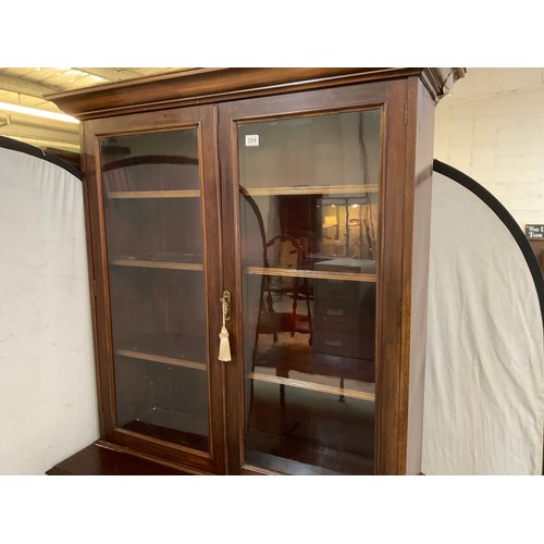 289 - VICTORIAN MAHOGANY BOOKCASE WITH 2 GLASS DOORS TO TOP AND 2 PANELLED DOORS TO BASE H84