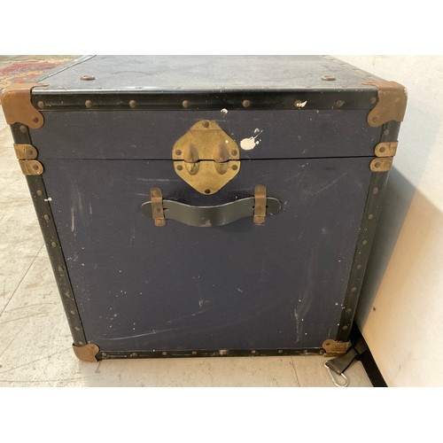 291 - VINTAGE TRAVELLERS CHEST H19