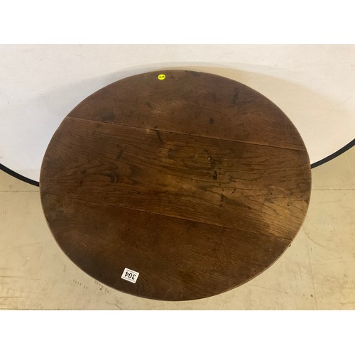 304 - GEORGIAN OAK TRIPOD TABLE (NEEDS REPAIR)
H28