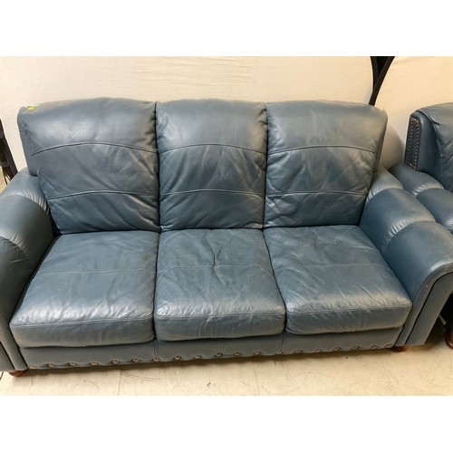 315 - BLUE LEATHER 3PCE SUITE TO INCLUDE 3STR SETTEE AND 2 MATCHING ARMCHAIRS