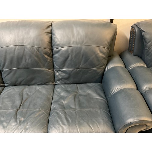 315 - BLUE LEATHER 3PCE SUITE TO INCLUDE 3STR SETTEE AND 2 MATCHING ARMCHAIRS