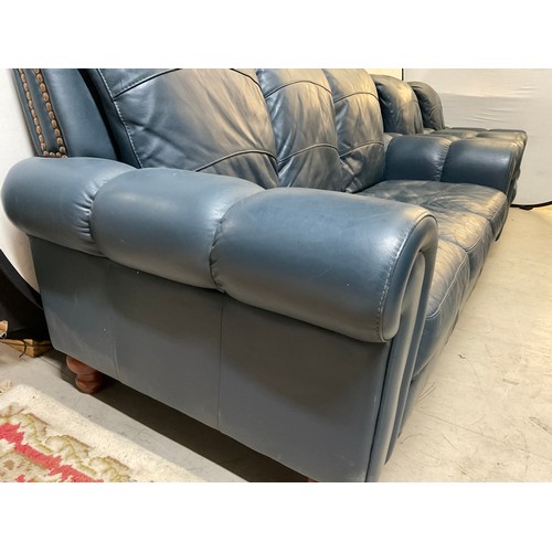 315 - BLUE LEATHER 3PCE SUITE TO INCLUDE 3STR SETTEE AND 2 MATCHING ARMCHAIRS