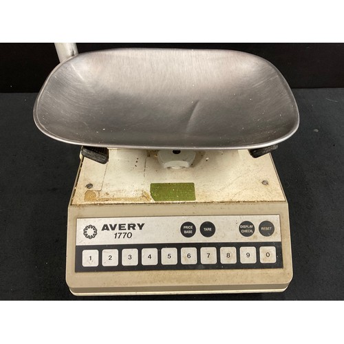 20 - ELECTRIC AVERY SHOP SCALES