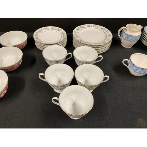 38 - BOX OF CHINA TO INCLUDE ROYAL ALBERT CROWN STAFFORDSHIRE PART TEA SET ETC