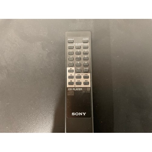 40 - SONY COMPACT DISC PLAYER