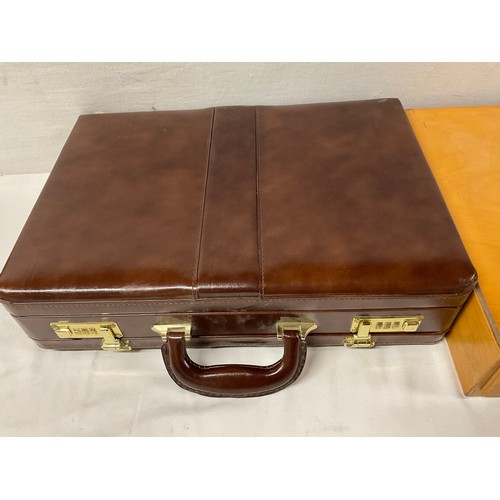 60 - 2 BRIEF CASES WOODEN SLIDE CHEST AND CASE OF 78S