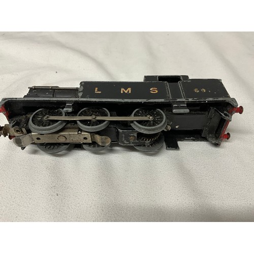 85 - 2 VINTAGE MODEL TRAINS AND CARRIAGE