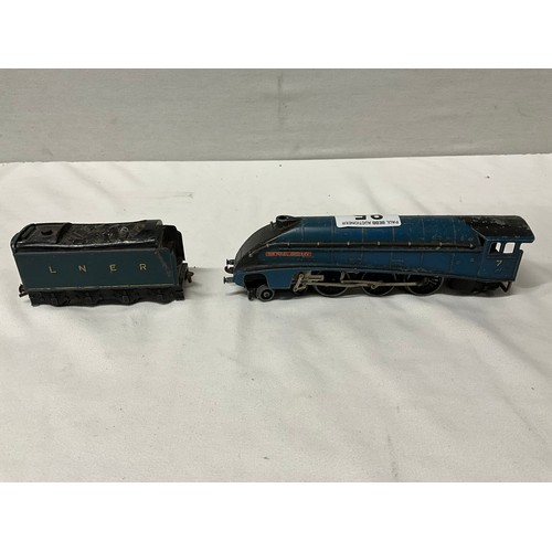 85 - 2 VINTAGE MODEL TRAINS AND CARRIAGE