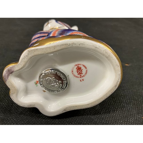 107 - ROYAL CROWN DERBY CAT PAPERWEIGHT (SILVER STOPPER)