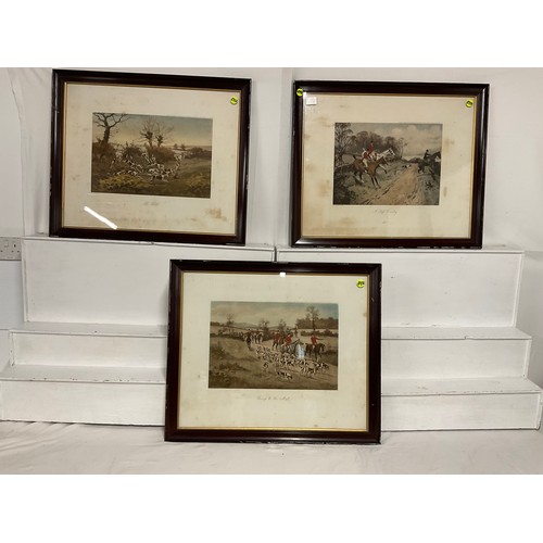 218 - 3 VINTAGE FRAMED HUNTING SCENE PICTURES H24 INCH L28INCH