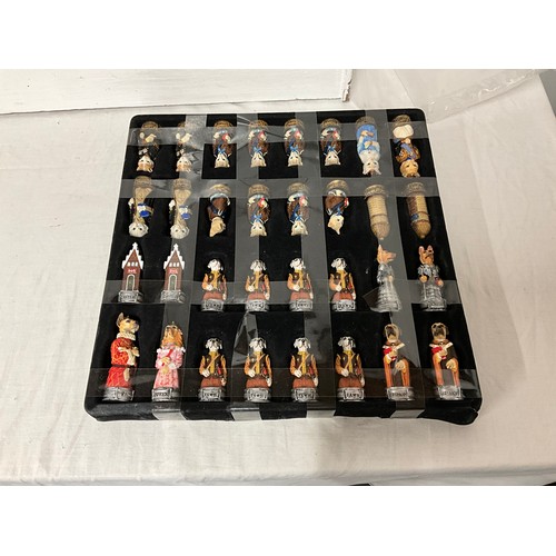 242 - AMERICAN CHESS SET MODELED AS DOGS AND CATS