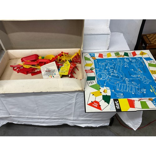 69 - BOX TO INCLUDE VINTAGE MOUSE TRAP GAME, WADDINGTON BOOBY TRAP GAME, DOMINOES, MONOPOLY ETC