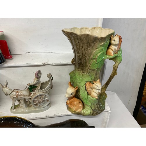 73 - BOX OF CHINA TO INCLUDE EASGATE CHINA VASES DECORATED WITH SQUIRRELS, BLUE GLASS HAND PAINTED VASE, ... 