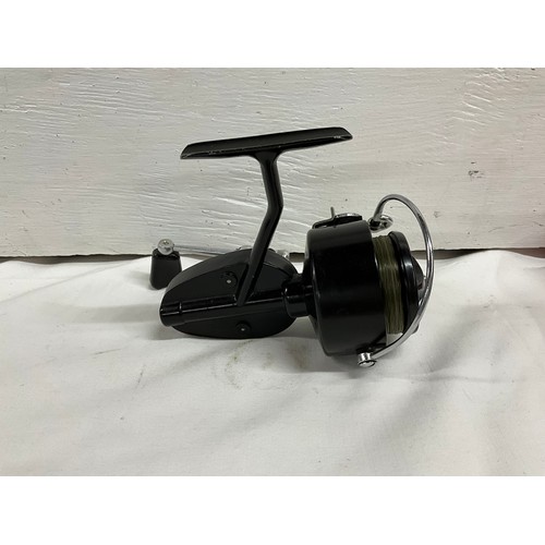 91 - ABU AMBOSSADEUR 6000 MULTIPLYER REEL IN CASE AND A VINTAGE MITCHELL 300 REEL IN ORIGINAL BOX WITH SP... 