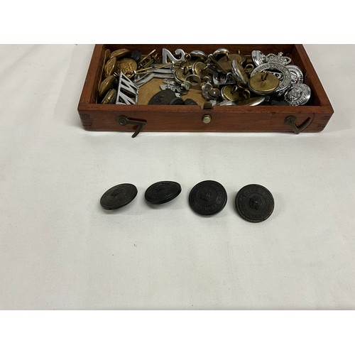 96 - MAHOGANY BOX WITH VINTAGE BUTTONS (POLICE ETC)