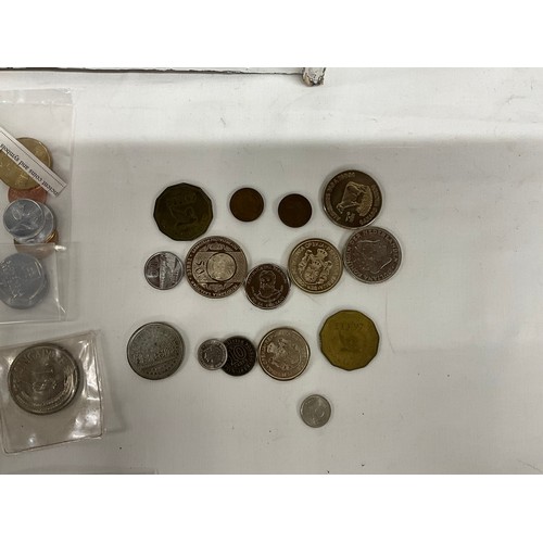103 - A QUANTITY OF MIXED FOREIGN COINAGE