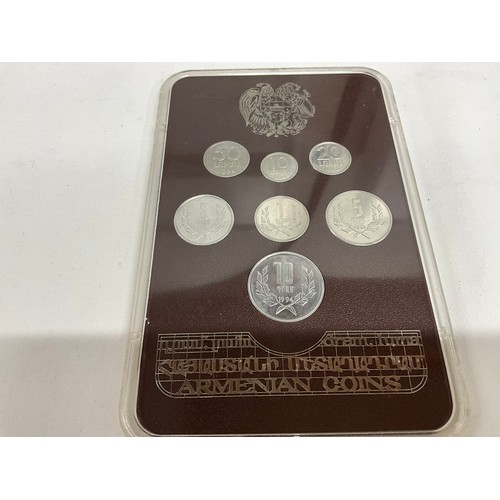 104 - A QUANTITY OF MIXED FORIEGN COINAGE