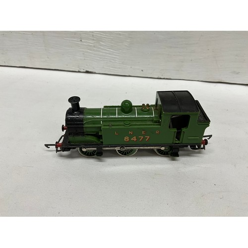 109 - A QTY OF MODEL RAILWAY ENGINES AND CARRIDGES