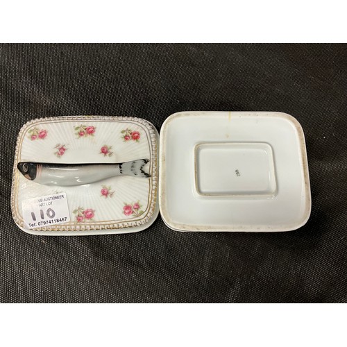 110 - FOUR ART DECO SARDINE DISHES