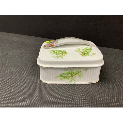 110 - FOUR ART DECO SARDINE DISHES