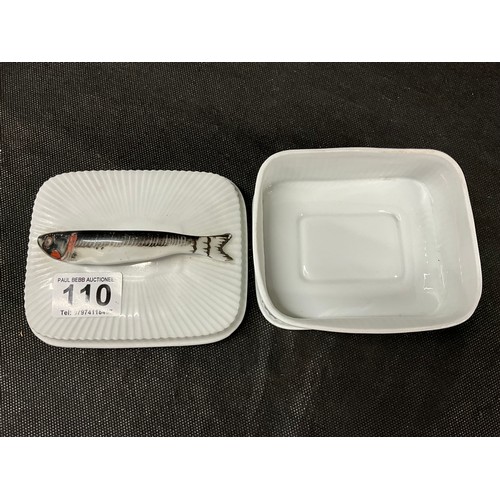 110 - FOUR ART DECO SARDINE DISHES