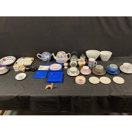 201 - BOX OF CHINA TO INCLUDE DENBY, COALPORT, ROYAL DOULTON, VICTORIAN ORIENTAL TEAPOT ETC