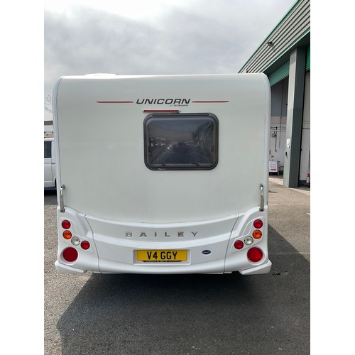 522 - 2015 BAILEY UNICORN III MADRID SINGLE AXLE 3 BERTH TOURING CARAVAN WITH FITTED MOTOR MOVER,SERVICE H... 