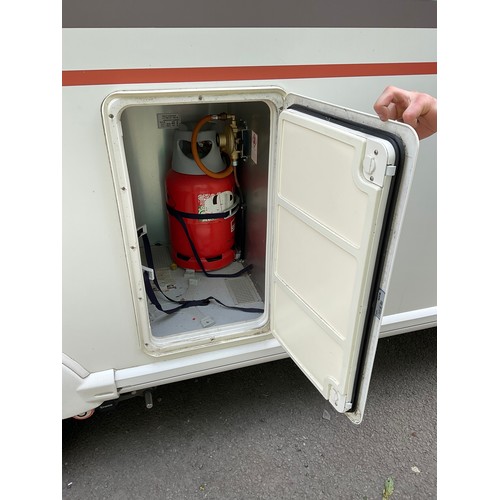 522 - 2015 BAILEY UNICORN III MADRID SINGLE AXLE 3 BERTH TOURING CARAVAN WITH FITTED MOTOR MOVER,SERVICE H... 