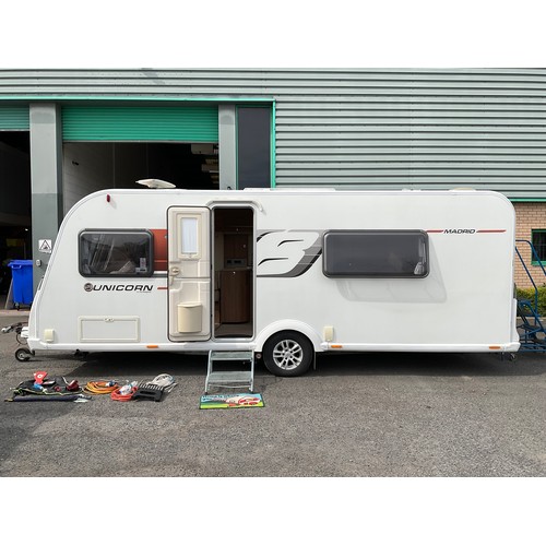 522 - 2015 BAILEY UNICORN III MADRID SINGLE AXLE 3 BERTH TOURING CARAVAN WITH FITTED MOTOR MOVER,SERVICE H... 