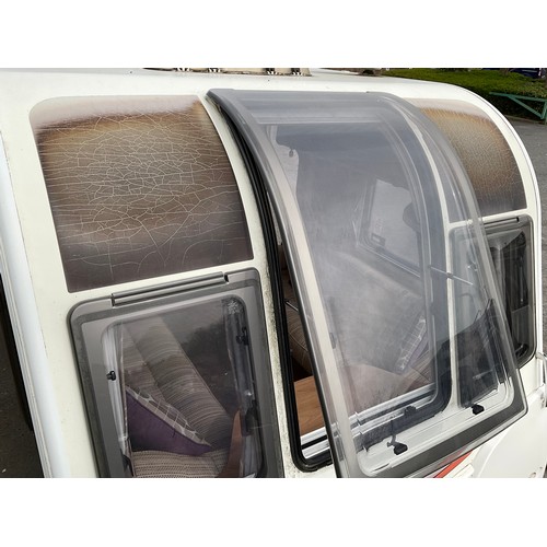 522 - 2015 BAILEY UNICORN III MADRID SINGLE AXLE 3 BERTH TOURING CARAVAN WITH FITTED MOTOR MOVER,SERVICE H... 