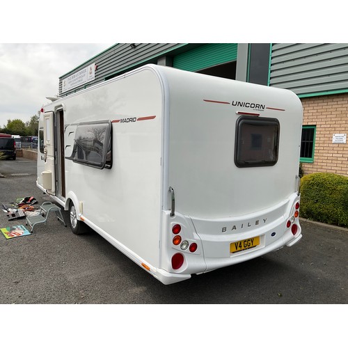 522 - 2015 BAILEY UNICORN III MADRID SINGLE AXLE 3 BERTH TOURING CARAVAN WITH FITTED MOTOR MOVER,SERVICE H... 