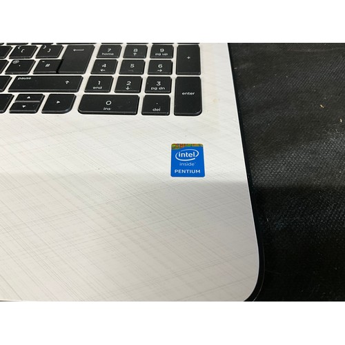 17 - HP LAPTOP WITH CHARGER