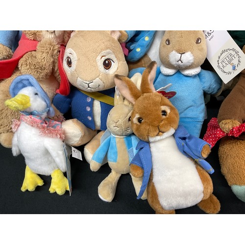 125 - LARGE COLLECTION BEATRIX POTTER SOFT TOYS PETER RABBIT ETC