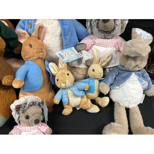 125 - LARGE COLLECTION BEATRIX POTTER SOFT TOYS PETER RABBIT ETC