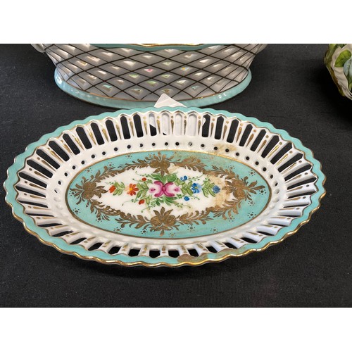 133 - ROYAL WORCESTER SWEET BASKET 2 STAFFORDSHIRE BASKETS