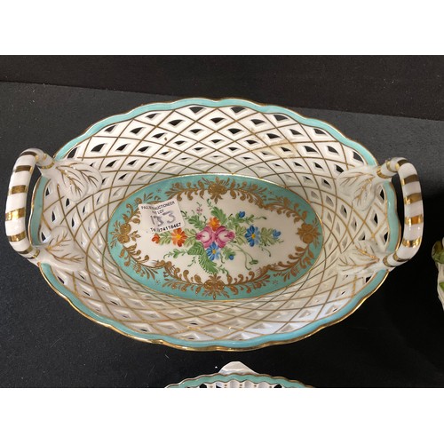 133 - ROYAL WORCESTER SWEET BASKET 2 STAFFORDSHIRE BASKETS