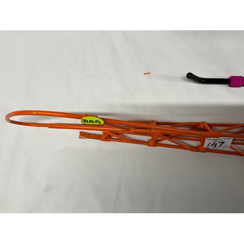 147 - HOBBY GRADE REMOTE CONTROL HELICOPTER FRAME AND ENGINE A/F