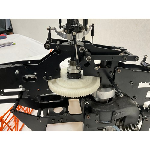 147 - HOBBY GRADE REMOTE CONTROL HELICOPTER FRAME AND ENGINE A/F
