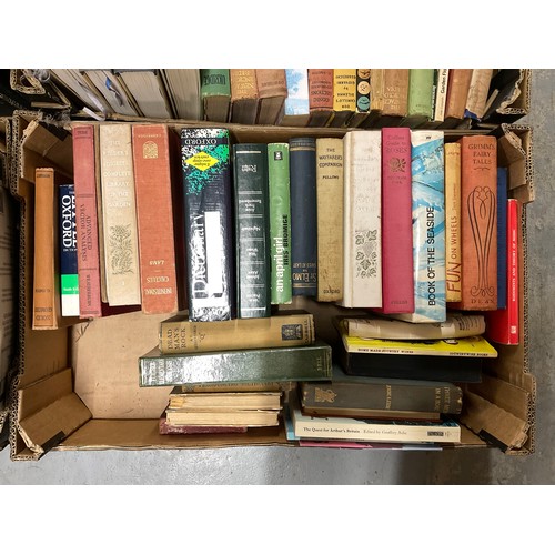 4 BOXES OF VINTAGE HARDBACK & PAPERBACK BOOKS