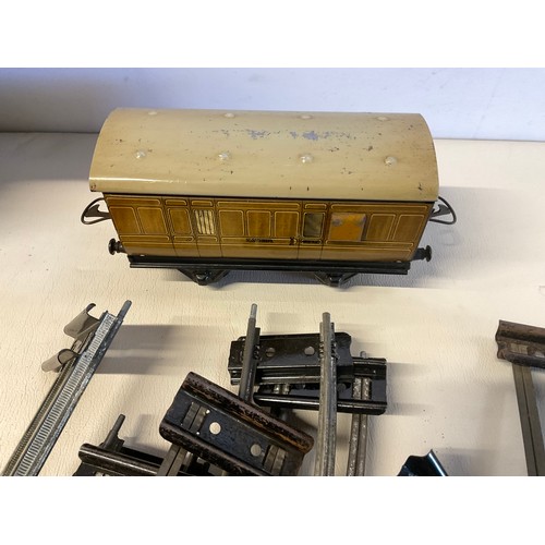 67 - BOX OF COLLECTABLES - IMARI VASE COPPER AND BRASS ETC