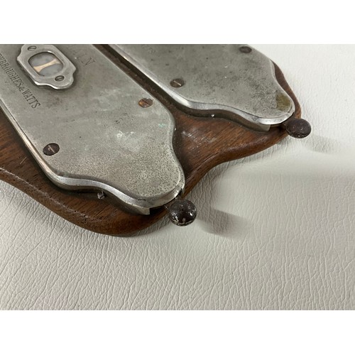 115 - VINTAGE BURROUGHES AND WATTS SNOOKER/BILLARD SCORING PADDLE IN WORKING ORDER